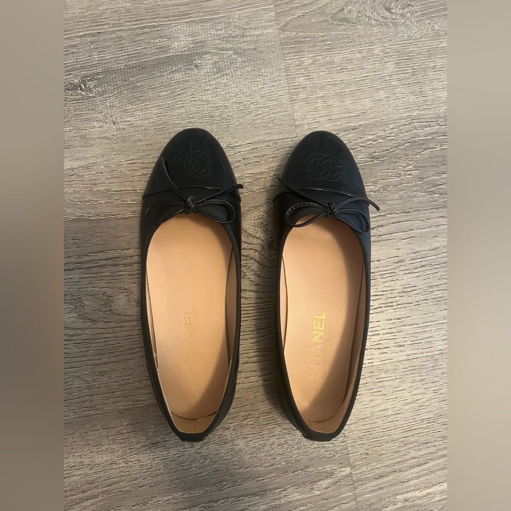 CHANEL Black Leather Loafers with Bow